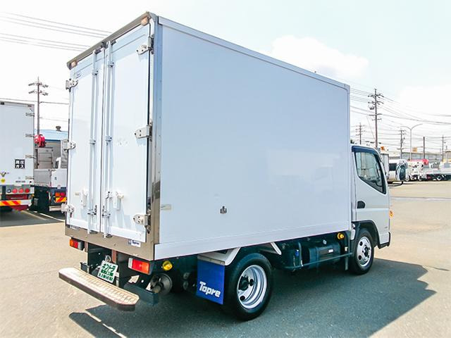 キャンター冷蔵冷凍車