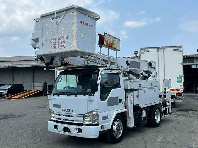 エルフ高所作業車