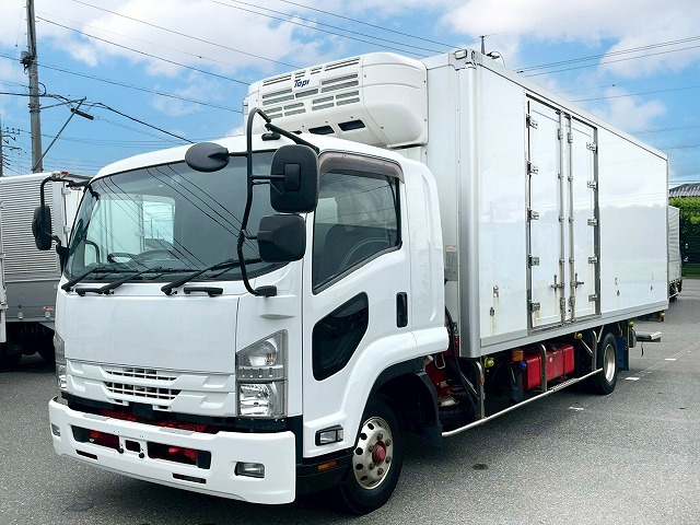 フォワード冷蔵冷凍車
