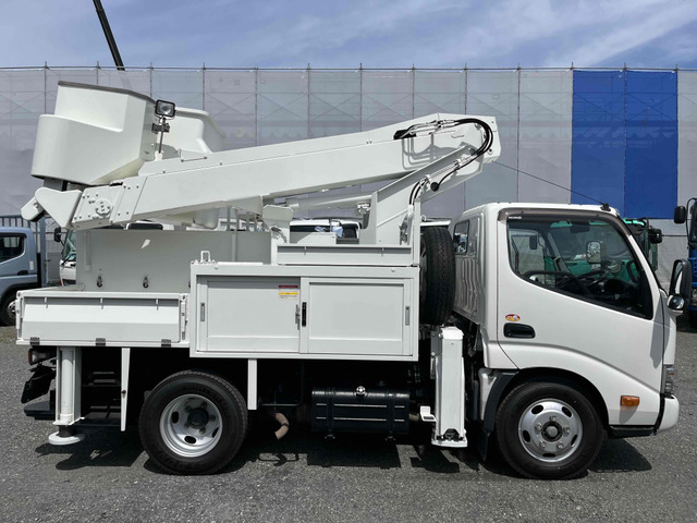 デュトロ高所作業車