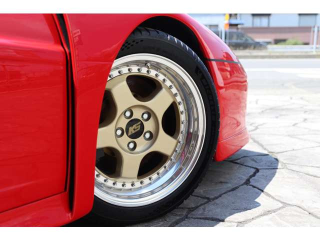 OZ��5�{�{���g�X���[�s�[�X�A���~�z�C�[��(Pegaso)�ɑ������ꂽ�B�z�C�[���T�C�Y�̓��A 12.5J&times;17�A�t�����g8.5J&times;17