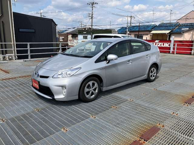 プリウス1.8 L