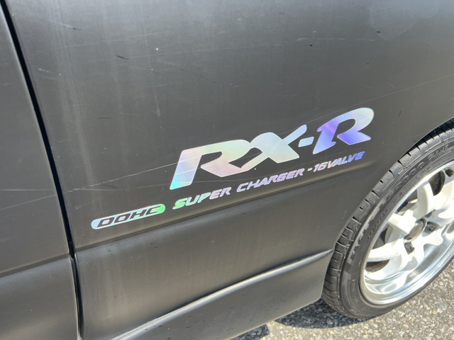 RX-R�̃o�C�i���͎���X�e�b�J�[�ɕς����Ă��܂��B�p�x�ɂ��A�F���ς���Č����܂�