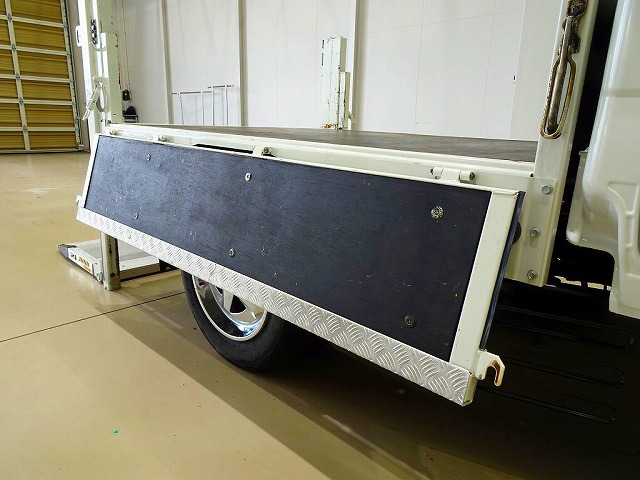 �ב����:203&times;162&times;38 �O���J ���E�A�I���㕔�A���~�ȍ|�v���e�N�^�[ ����P/G 600kg�t