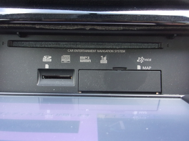 CD,SD�J�[�h�X���b�g���B