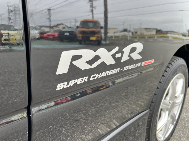 RX-R�̃o�C�i���͌㔭�i�ɕς����Ă��܂��B�I�[���y���̍ۂɔ��������̂��Ǝv���܂��B