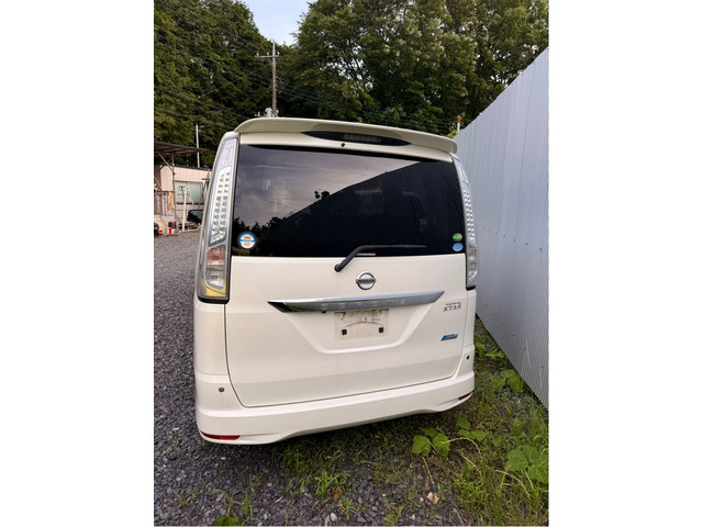 セレナ2.0 ハイウェイスター S-HYBRID
