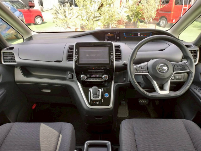 セレナ1.2 e-POWER X
