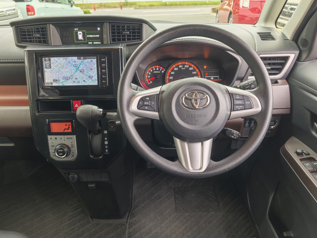 【全国納車OK】 現車をご覧になれないお客様でも、安心してお車をご購入いただける環境を整えております。 色々な角度から撮影したたくさんの画像など豊富な資料送りいたしております。