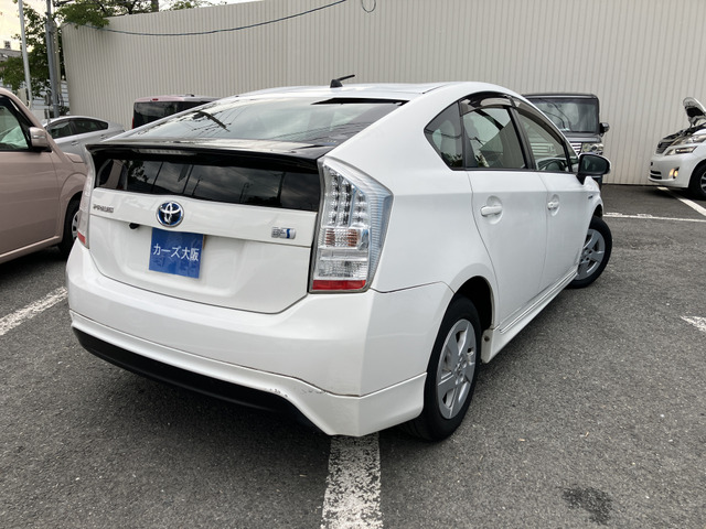 プリウス1.8 L
