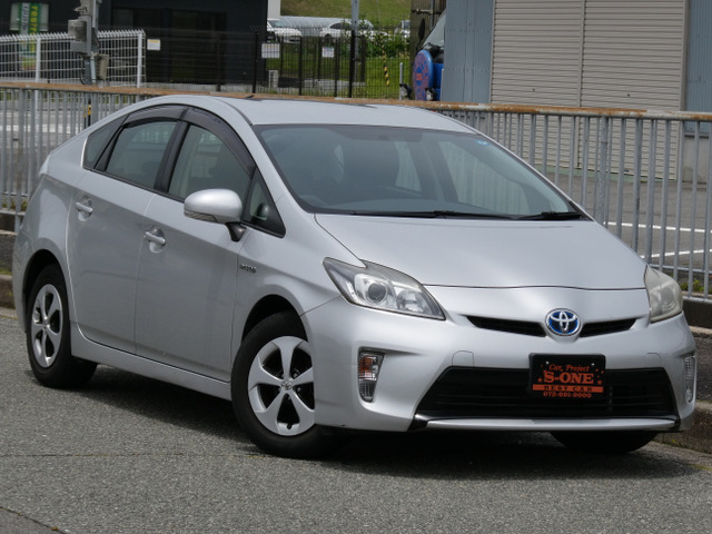 プリウス1.8 S