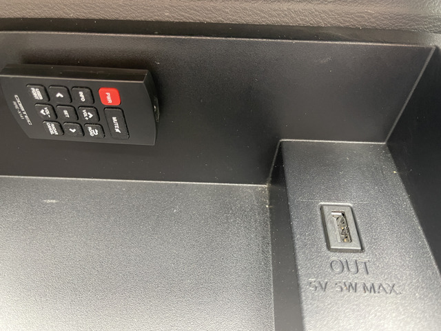 ���n���h���O�̏�������ɂ�USB�[�q���t���Ă܂��B������������!!���₢���킹��TEL06-6430-1230 E-mail cars_genesis2007@yahoo.co.jp�܂�!!��