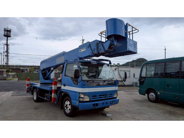 エルフ高所作業車