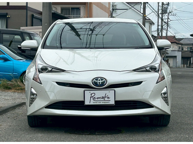 プリウス1.8 A E-Four 4WD