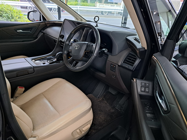 アルファードハイブリッド 2.5 エグゼクティブ ラウンジ E-Four 4WD