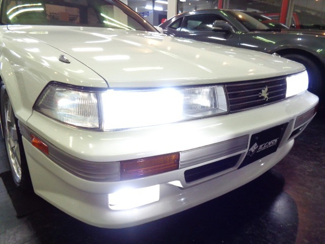 ���͂̃t���G�A���t�����g�}�X�N��LED���C�g������P���܂��C������F�o���p�[��t���̌y���Ȃ��̂��Y��ɕ�C���ꑖ�s�Ɏx��̂Ȃ����̂ł�