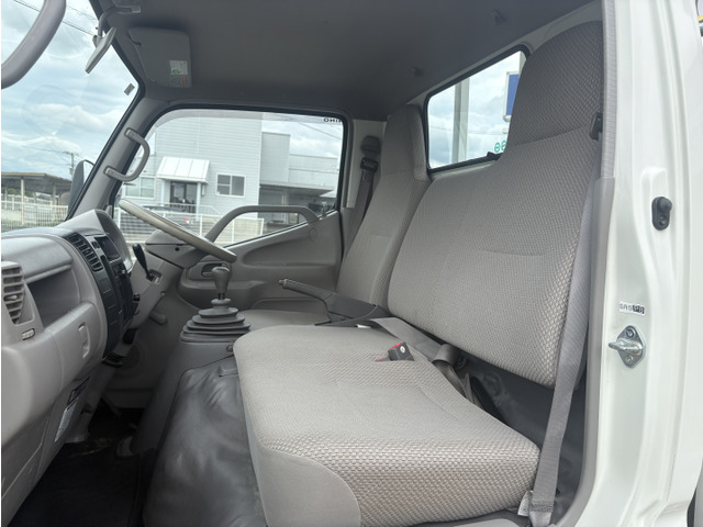 4000cc 2t 2�g�� ���{�f�B 4WD ���s76000K �A�I���J�o�[�t 3�l��� ���O���d�グ�ς� �ύ�2000Kg 5�� 5MT 3�y�_��