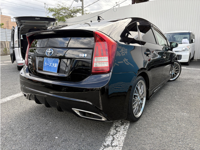 プリウス1.8 S