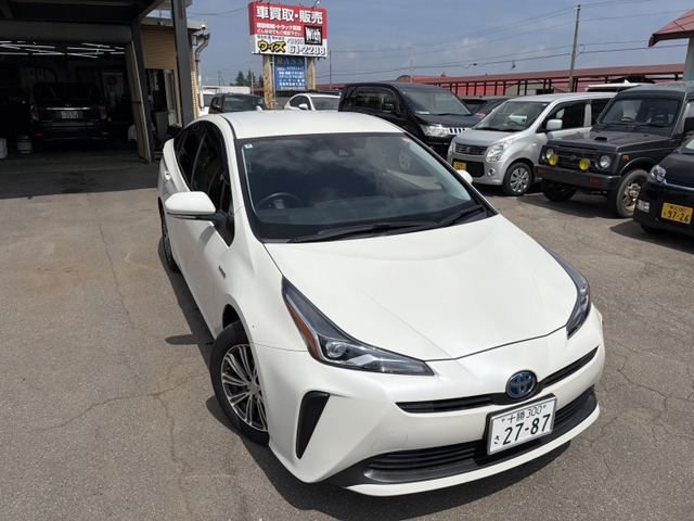 プリウス1.8 S E-Four 4WD