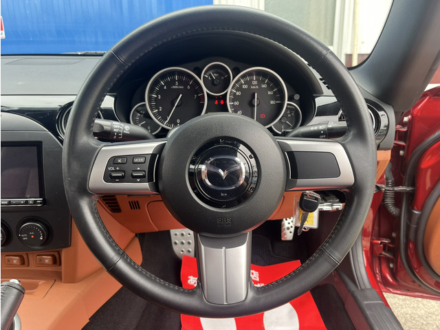 �����v�����X�e�A�����O����������Ă���܂��B����S�n���ǂ����삵�₷���X�e�A�����O�ɂȂ��Ă���܂��B�ڗ��j���X���Ȃǂ������̂Œ��x�̂����X�e�A�����O�ł��B
