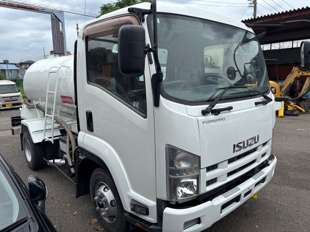 フォワード散水車