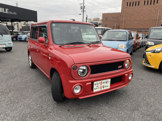 3ヶ月・3000kmの無料保証付きです。エンジン、ミッション等の修理の際に金額が大きくなりがちな箇所も無料修理で安心です。最大3年までの有料保証も取り扱っております。