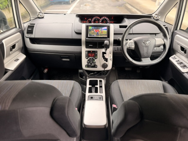 ヴォクシー2.0 ZS