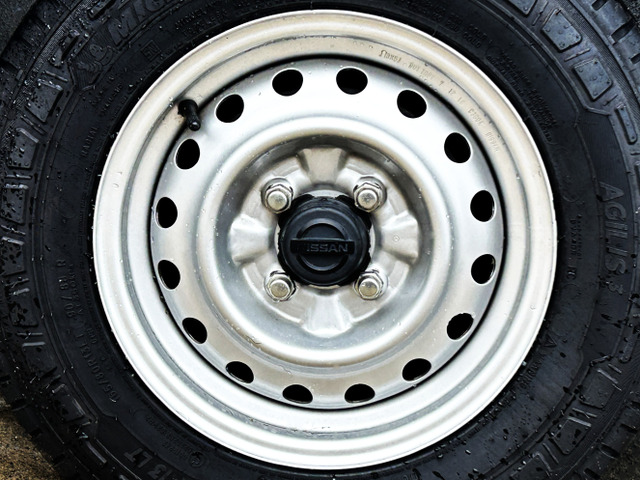 165/80R13�^�C��&�X�`�[���z�C�[���𑕒��B