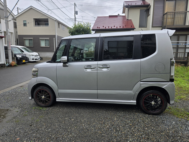 �����d���X���C�h�h�A�ł��B(�x�����z15.8���~�E4WD�ԁE�^�C�~���O�`�F�[���ł��̂Ńx���g�����K�v�������܂�)