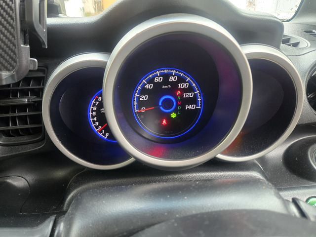 �����s�Ԃł��B(�x�����z15.8���~�E4WD�ԁE�^�C�~���O�`�F�[���ł��̂Ńx���g�����K�v�������܂�)
