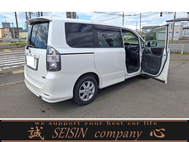 ヴォクシー2.0 ZS 4WD