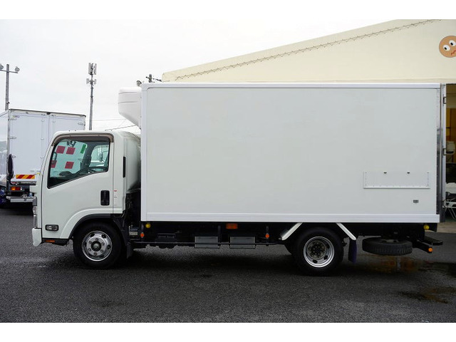 エルフ冷蔵冷凍車