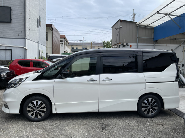 セレナ1.2 e-POWER ハイウェイスターV