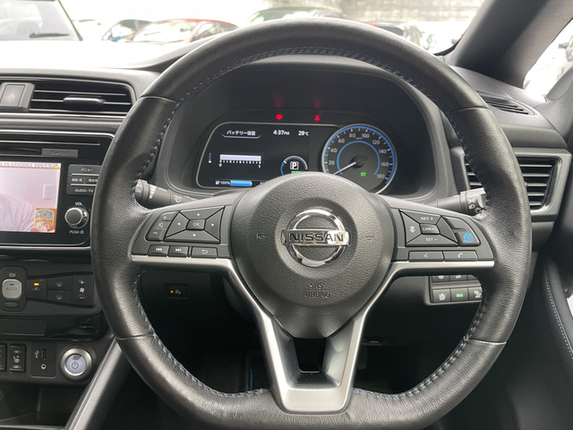 ���n���h���ɃX�C�b�`�����邩����������ɂ����ȑ��삪�ł��܂��B������������!!���₢���킹��TEL06-6430-1230 E-mail cars_genesis2007@yahoo.co.jp�܂�!!��