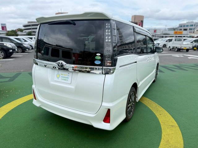 ヴォクシー2.0 ZS