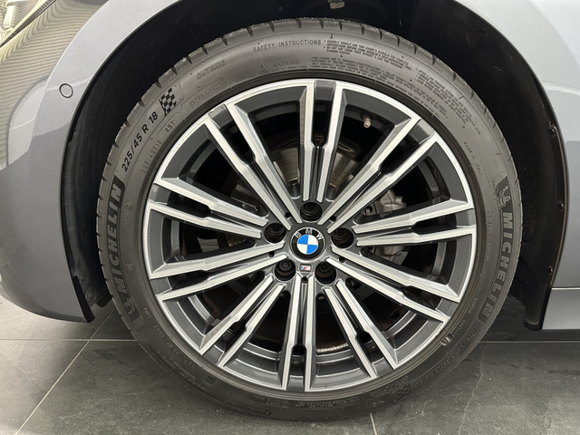 ����18�C���`�EM���C�g�_�u���X�|�[�N�E�X�^�C�����O790M�o�C�J���[(�I�[�r�b�g�O���[)�A���~�z�C�[���B���[�J�[�w��̃����t���b�g�^�C����7���R�قǎc���Ă��蓖�ʂ̊Ԉ��S���đ��s�\�ł��B