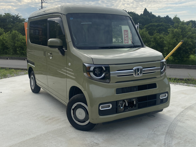 N-VAN+スタイル ファン 4WD