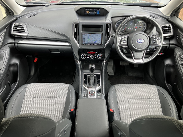 フォレスター2.0 ツーリング 4WD