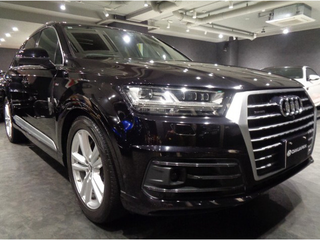 Q73.0 TFSI クワトロ エアサス Sラインパッケージ 4WD