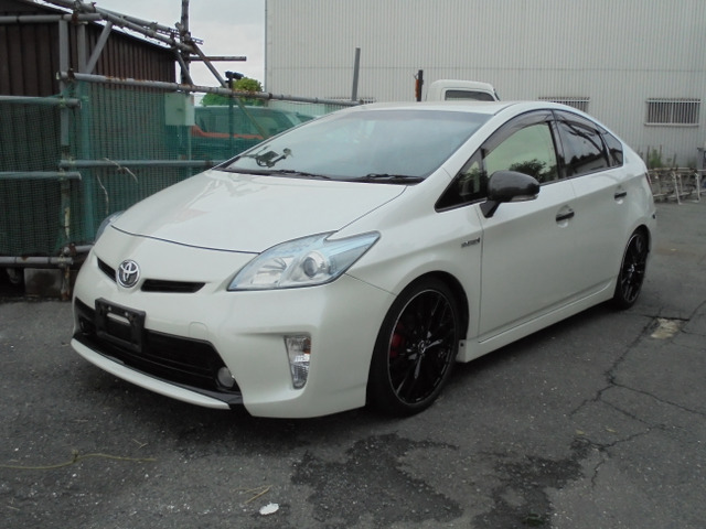 プリウス1.8 S