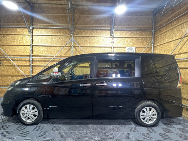 セレナ2.0 ハイウェイスター 4WD