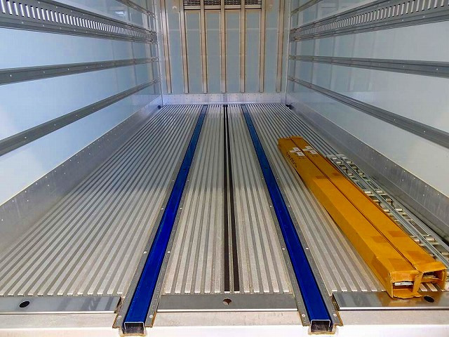 �ב����:447&times;200&times;192 ���L�[�X�g�� �W�����_�[���[��2��/�W�����_�[2�{ ���b�V���O���[��1�i(100.5cm)/�o�[2�{/�x���g3�� ���������O��2�� �׎�LED��3�� &plusmn;30�x�ݒ�-17.7�x�m