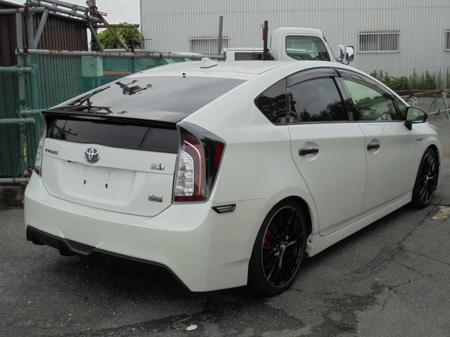プリウス1.8 S