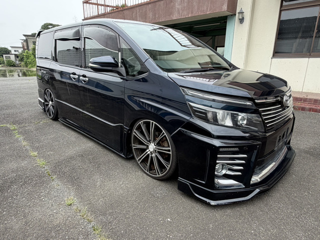 ヴォクシー2.0 ZS