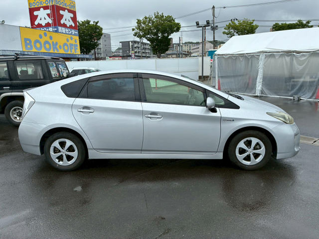 プリウス1.8 S