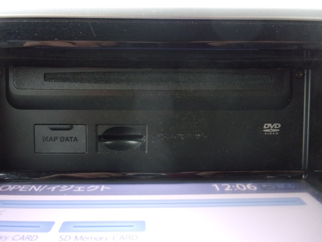 CD,DVD,SD�J�[�h�X���b�g���B
