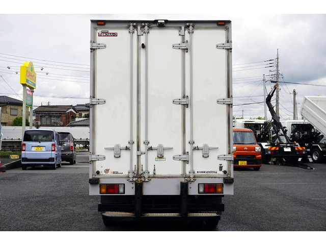 車検整備・ガラス交換やパワーゲート取付や修理などなんでもお気軽にどしどしご連絡ください!