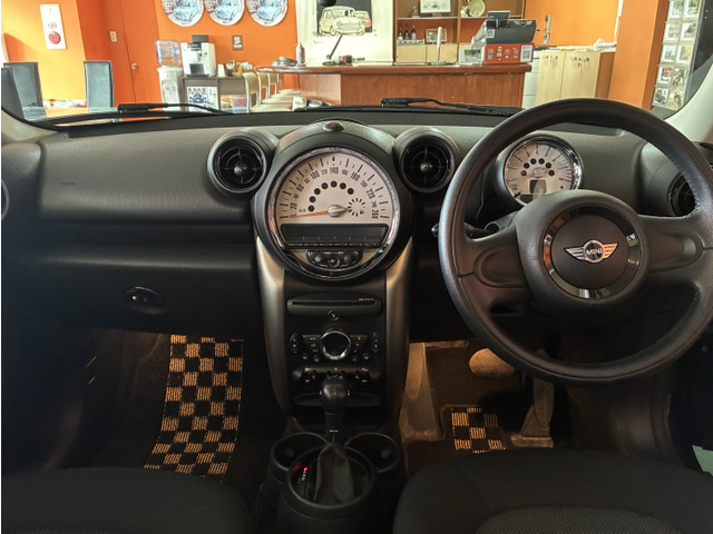 ミニクロスオーバークーパー オール4 4WD