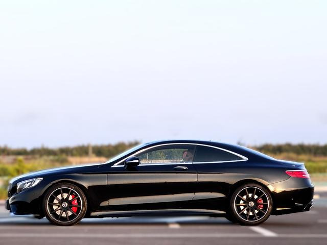 SクラスクーペS550 4マチック AMGライン 4WD
