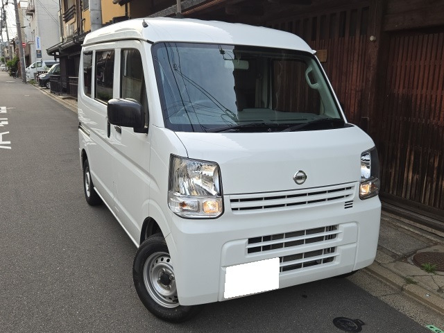 NV100クリッパーDX ハイルーフ 5AGS車 4WD
